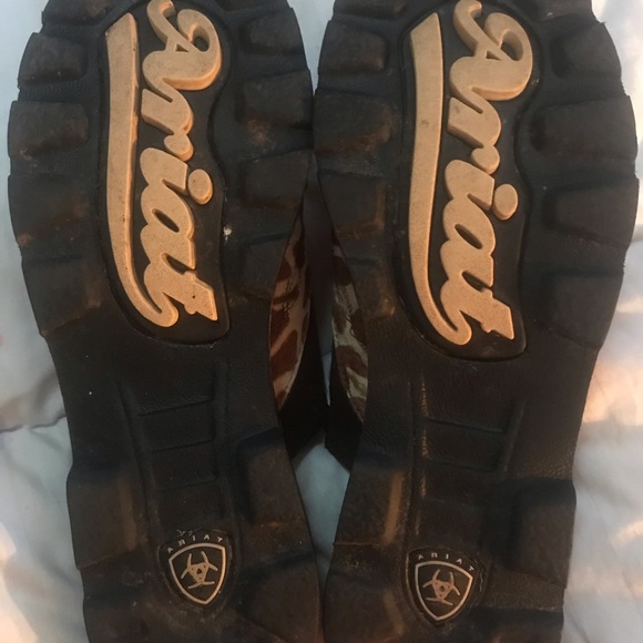 Ariat size 8.5 mules - Picture 5 of 5